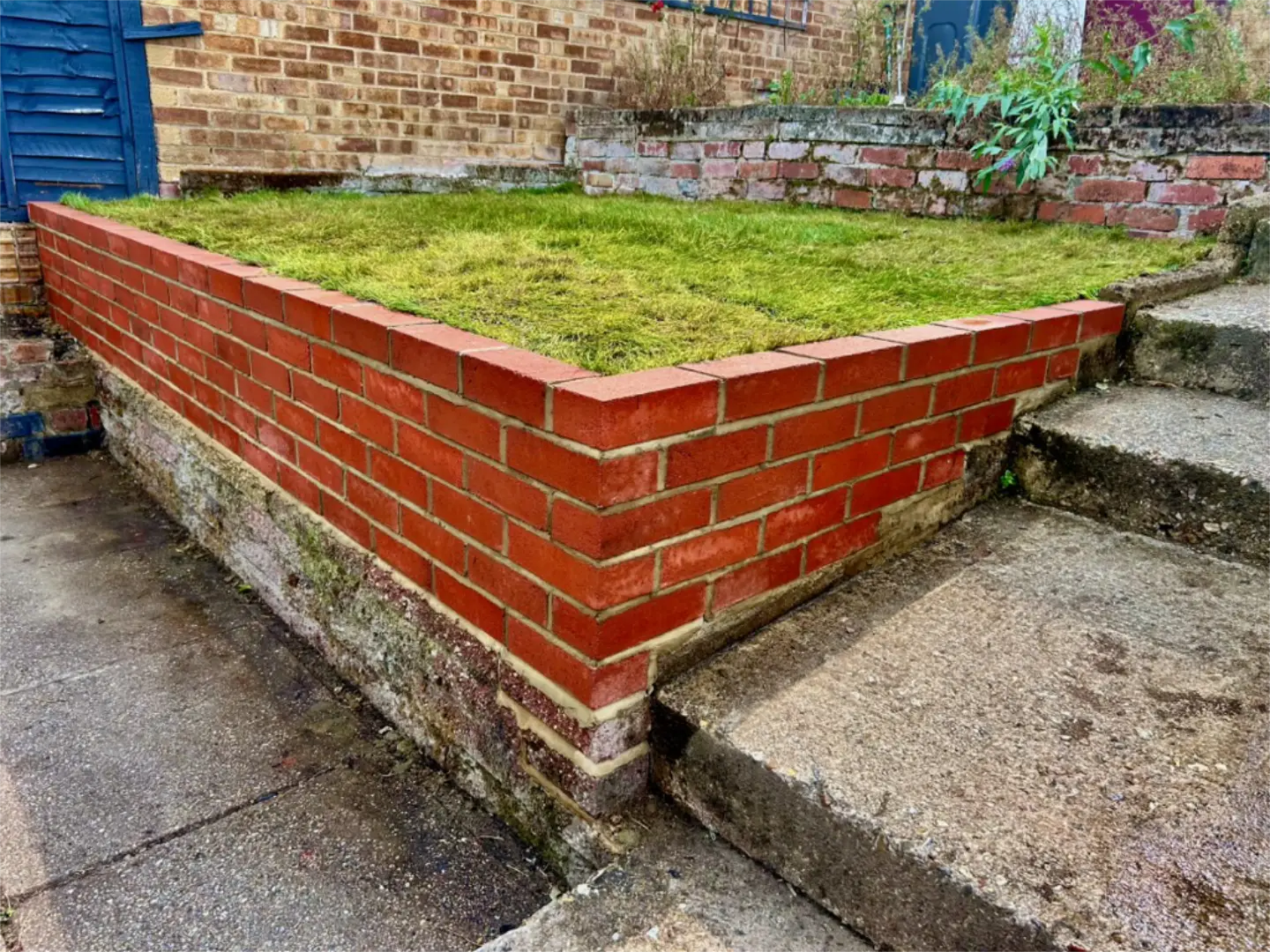 New Brickwork Garden Wall And Planters Reading